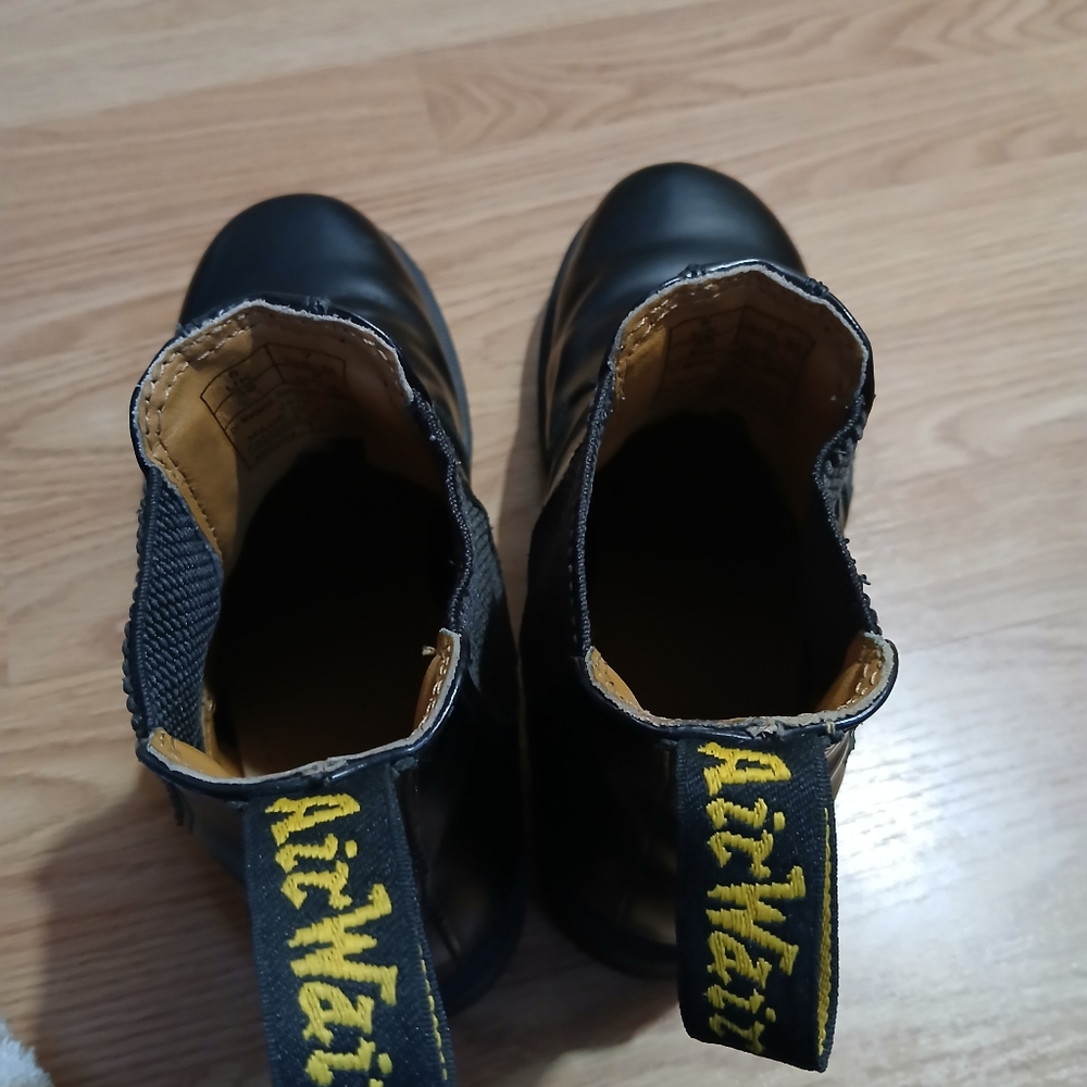 Doc Marten 2976 Smooth Leather Chelsea Boots - Picture 7 of 9